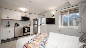 1 habitación, tabla de planchar con plancha, wifi y ropa de cama