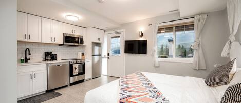 1 bedroom, iron/ironing board, WiFi, bed sheets