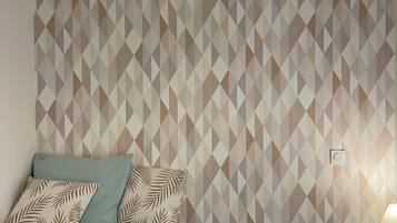 2 bedrooms, desk, iron/ironing board, free WiFi