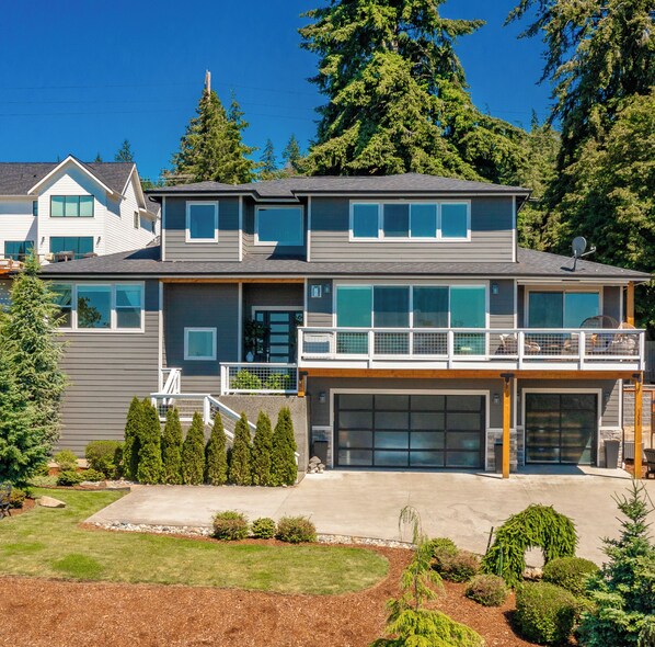 Exterior - Bayview Firepit 2 Kings Playground 1200Mbp (Bellingham)