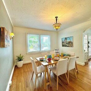 Dining - Historic Home, Modern Conveniences 15 Minutes to Chattanooga. Great for Families (Signal Mountain)