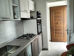 Private kitchen - Villa Biancolilla: Small detached villa inside an easclusivo green park (Marsala)