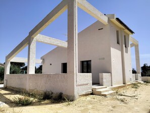 Exterior - Villa Biancolilla: Small detached villa inside an easclusivo green park (Marsala)
