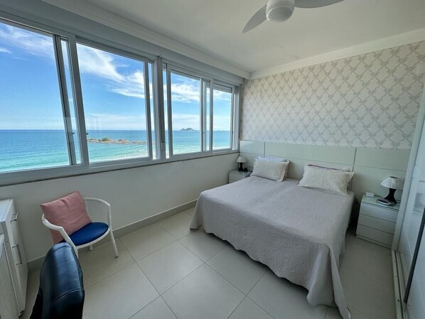 4 bedrooms, desk, iron/ironing board, free WiFi - Apartamento Frente a Praia Pitangueiras, Guaruja (Centro Guarujá)