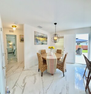 Dining - Lovelee Villa \ Cozy 2-Story Home in Beautiful Cape Coral! (Cape Coral)