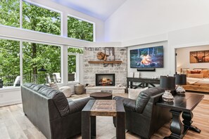 Smart-tv, een open haard en videospelletjes