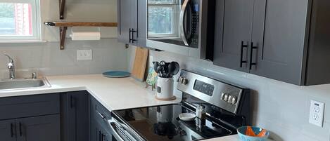 Refrigerador, microondas, horno, placa de cocina