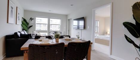 Lägenhet Comfort - utsikt mot staden | Matservice på rummet