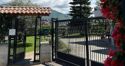 Garden House B&B - Magnolia - Cozy location for couples and families