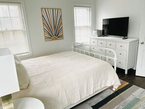 2 habitaciones, tabla de planchar con plancha y cuna de viaje 