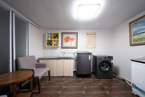 Laundry room - Shankee Hotel (Yangzhou Jiangdu Longchuan Plaza) (Yangzhou)