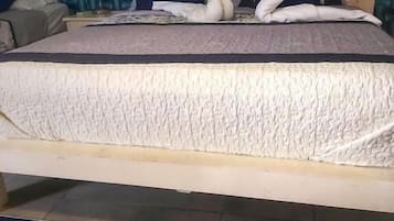 Family Studio, Balcony | In-room safe, blackout drapes, free WiFi