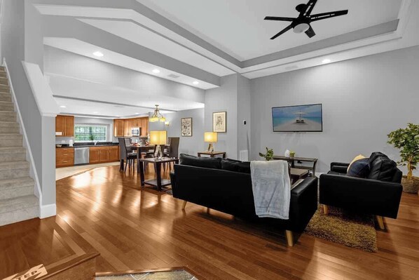 Televisión, oficina