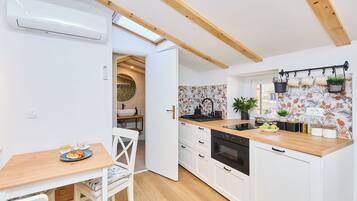Fridge, microwave, stovetop, electric kettle