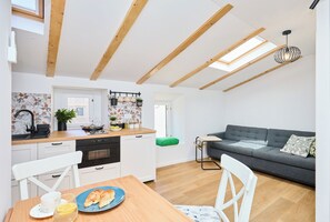 Unclassified image, 5 of 26, button