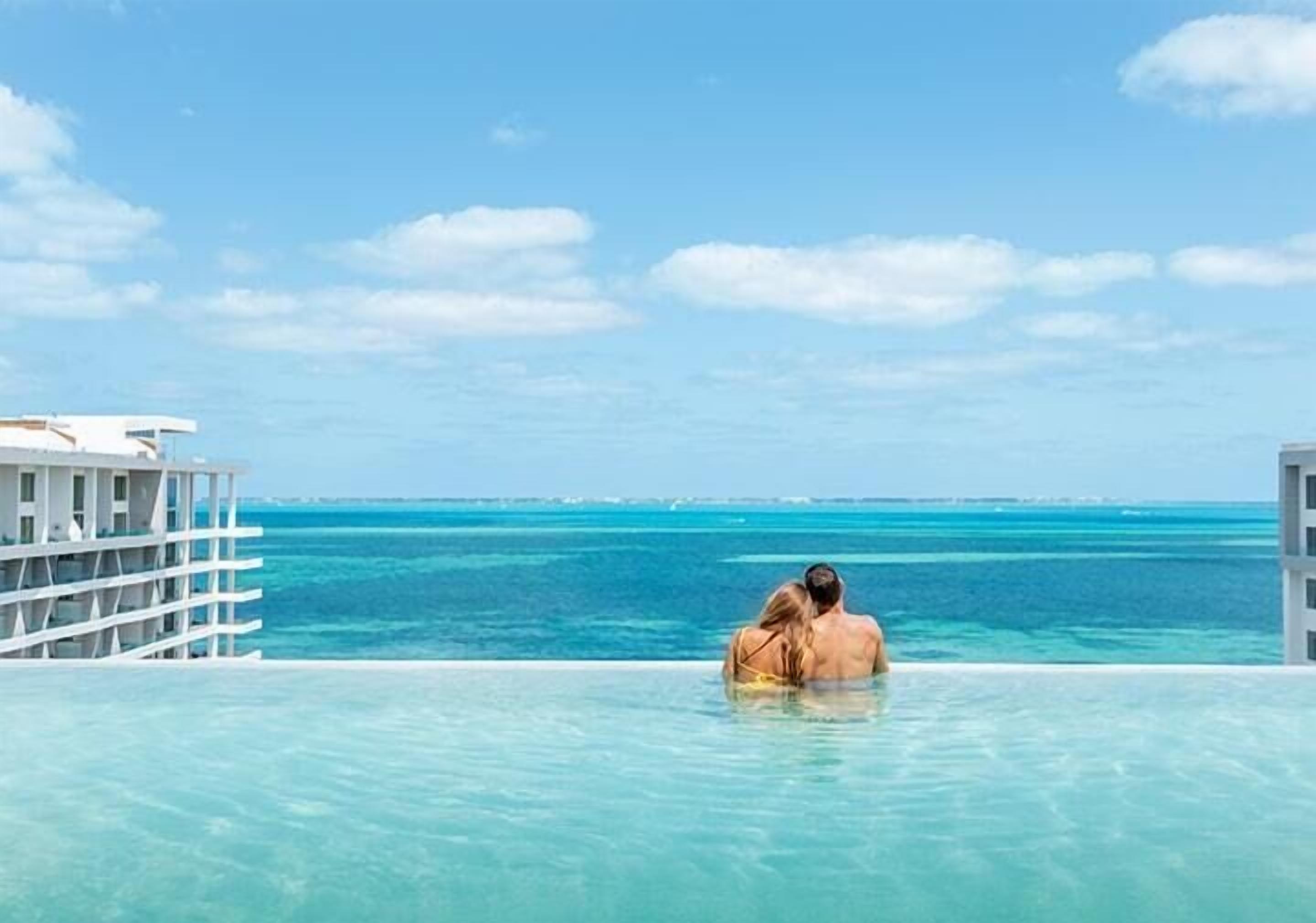 8 outdoor pools