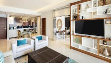 2 Beedrooms Suite with Ocean View | Living area