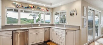 Bouquet Cottage (4-Bedroom Home) with Pool - Pets Allowed by RedAwning