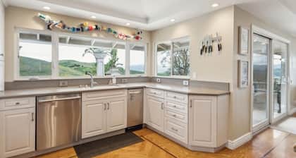 Bouquet Cottage (4-Bedroom Home) with Pool - Pets Allowed by RedAwning