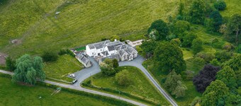 Ladyburn House: Luxury Ayrshire Country Retreat Hot Tub, Sauna, Gardens