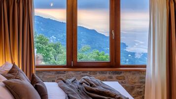 Appartement Familial, 2 chambres, balcon, vue mer | Chambres insonorisées, fer et planche à repasser, Wi-Fi gratuit