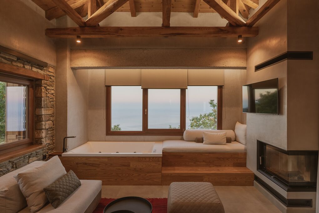 Honeymoon studio suite | Woonruimte | Televisie