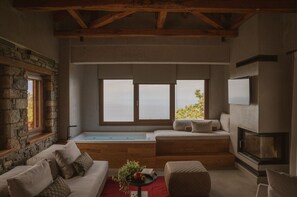 Suite estudio de luna de miel | Zona de estar | Una televisión