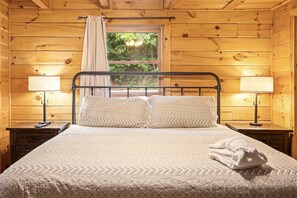 2 soverom, strykejern/-brett, wi-fi (inkludert) og sengetøy