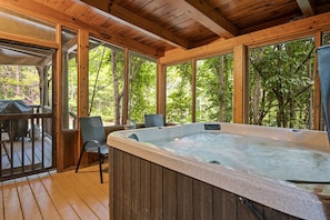 Indoor spa tub