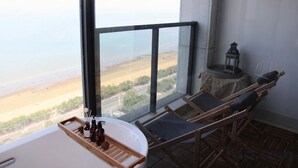 Unclassified image, 4 of 51, button - Aizhihai (Beihai)