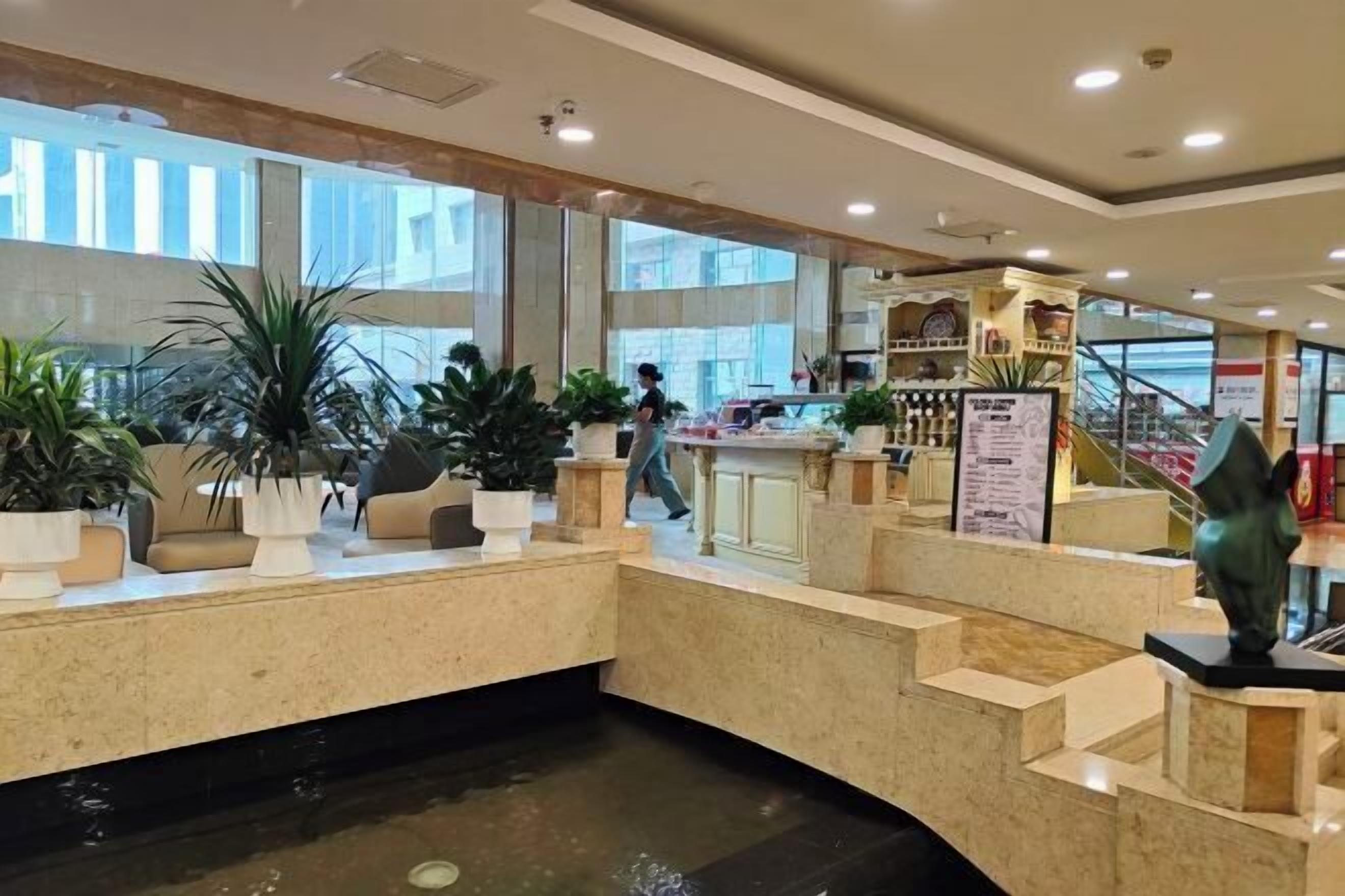 Lobby lounge
