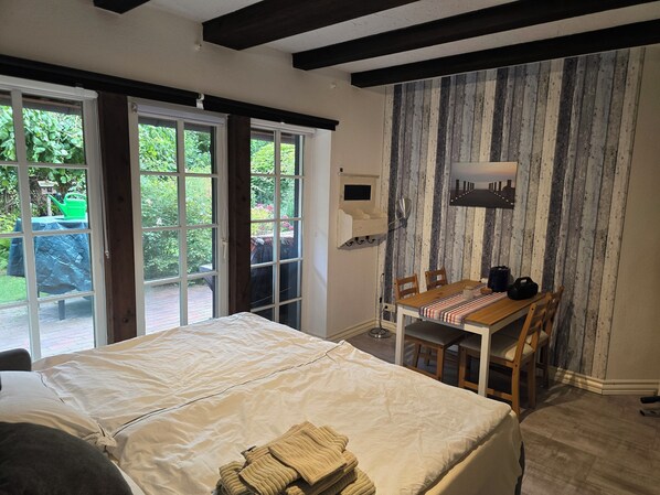 1 chambre, fer et planche à repasser, Wi-Fi gratuit, draps fournis