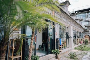 Exterior - Migratory Bird Lake View Inn (Dali City)