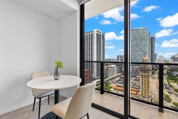 City view - Stunning Bay View Studio (Miami)