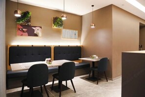 Restaurant - Homeinn Selected Hotel (Beijing Normal University Jishuitan Subway Station) (Beijing)