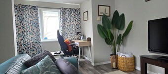Bright, central location. Walking to all amenities. 
