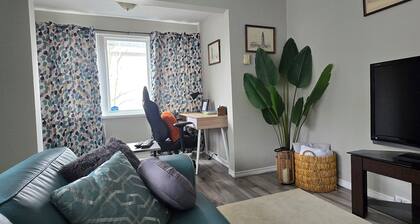 Bright, central location. Walking to all amenities.