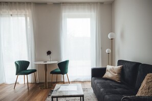 Superior Apartment, Accessible, Private Bathroom (Suite) | Restaurant - THE WOS Apartments (Moenchengladbach)