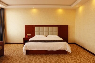 Yake Shiyuxin Business Hotel