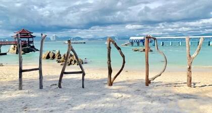 Nongzai Guesthouse (Sanya Wuzhizhou Island Houhai)