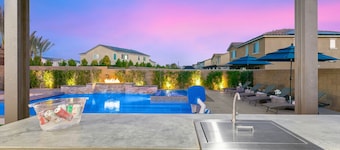 Large 7Bdrm-GameRm-Putting Green-Bocce-Pool/Spa