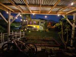 Property grounds - Genesis Suites Apt 1, Cozy 1-bedroom apartment in peaceful Valley with AC, WiFi (Cassada Gardens)