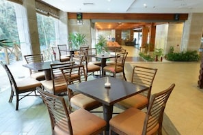 Lobby-Lounge