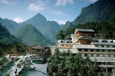 Longsheng Hot Spring Resort