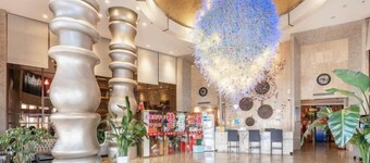 Beau Upward Maylily Hotel