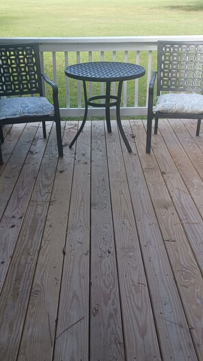 Terrace/patio - Recently updated cottage minutes from beach, pet friendly, large yard wifi, ac (Longs)