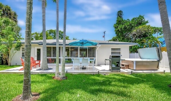 Outdoor dining - Delray Oasis- 1 Block to the Ave (Delray Beach)