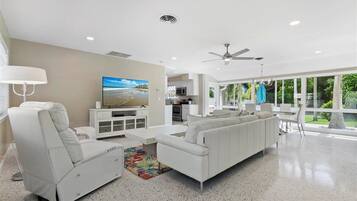 Smart TV, video games