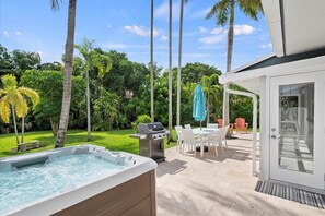Outdoor dining - Delray Oasis- 1 Block to the Ave (Delray Beach)
