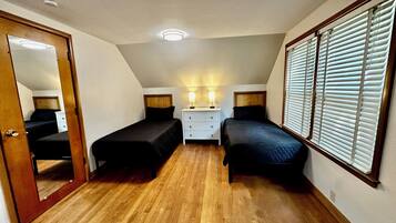 5 makuuhuonetta, silitysrauta/-lauta, Wi-Fi, vuodevaatteet